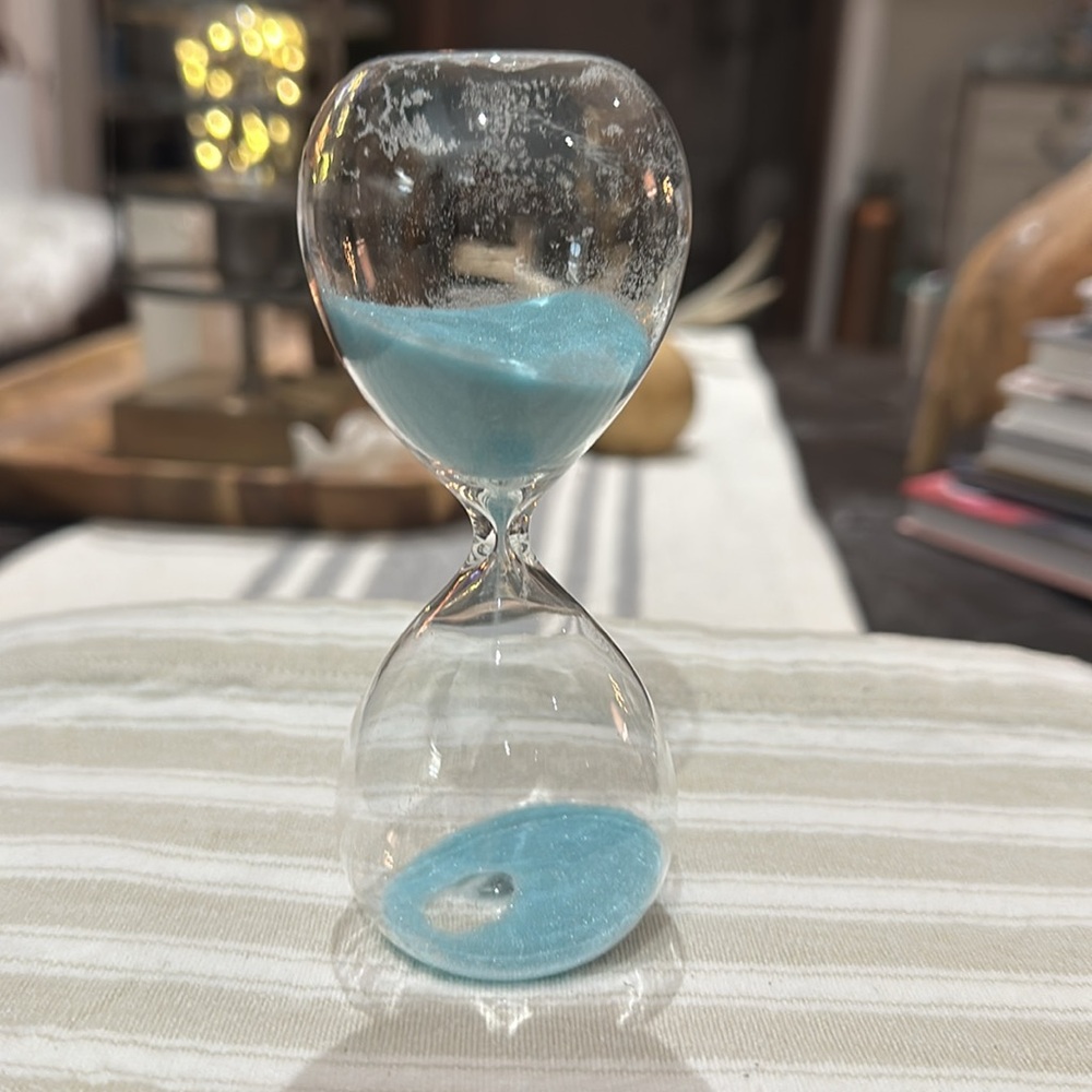 Pier 1 Imports Vintage Hourglass Set w/Aqua Sand & Silver Tone Accents, Like New - Picture 9 of 16